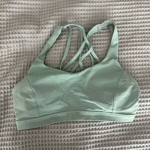 Lululemon mint green sports bra